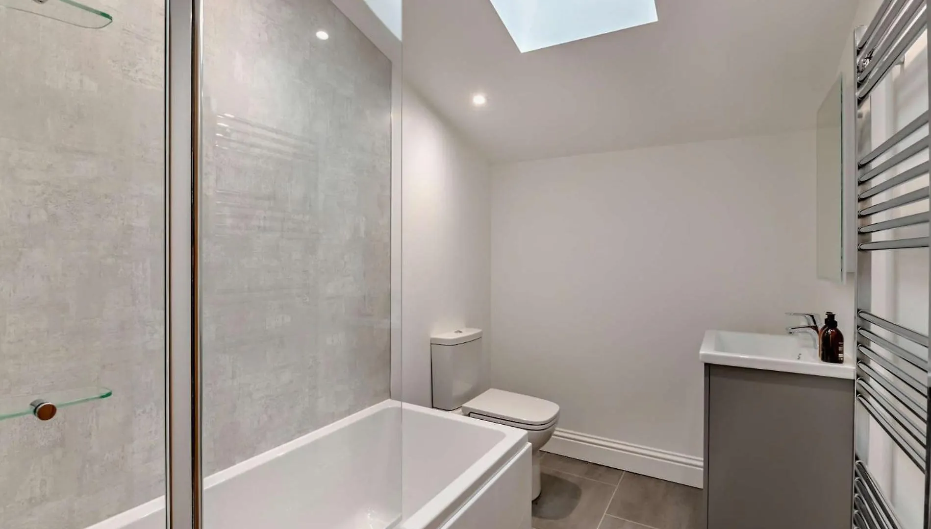 فيلا 3 Bed In Tollerton 93898